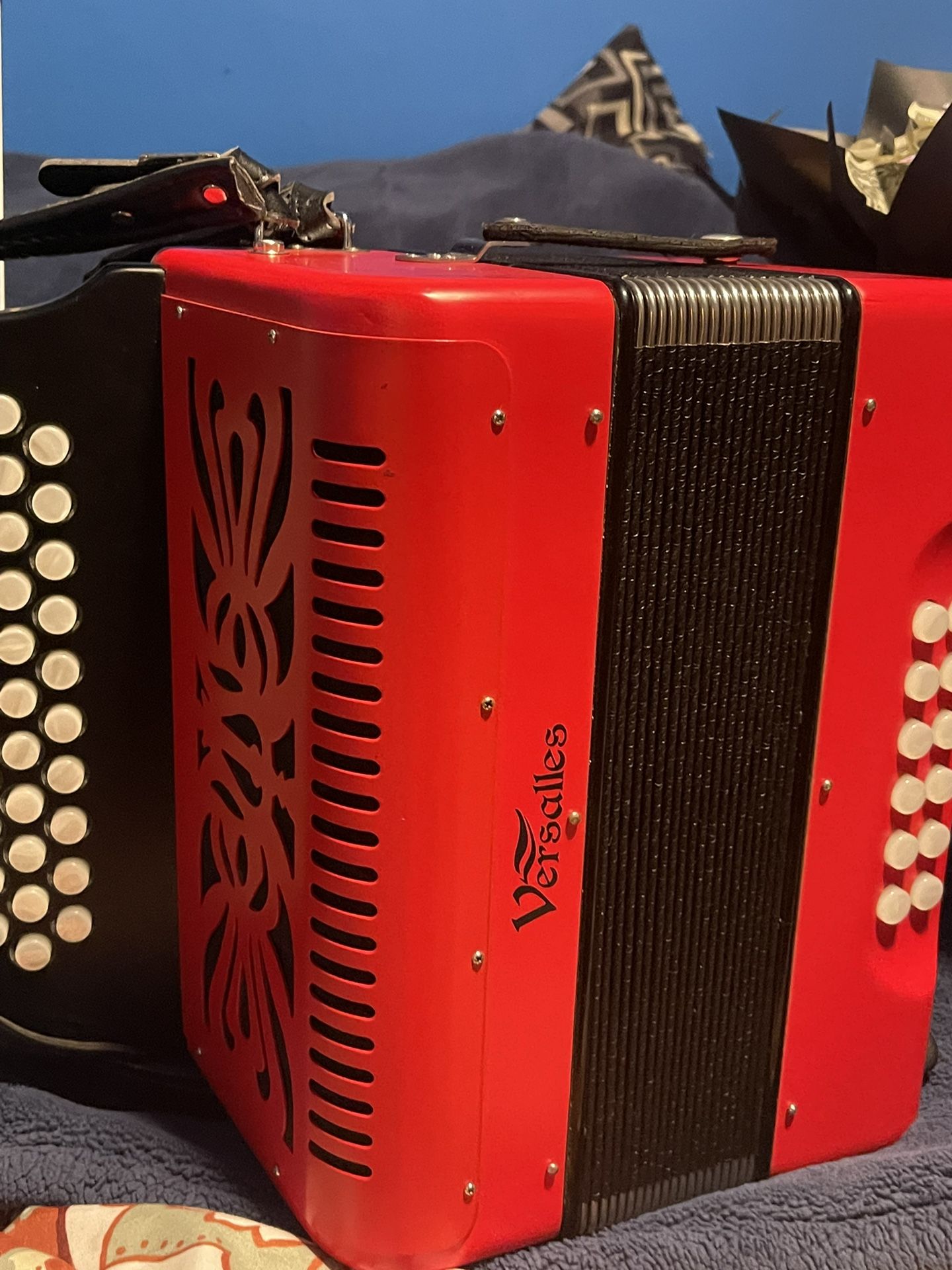 Versalles Accordion 