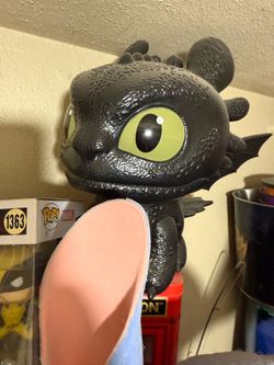 Toothless popcorn bucket