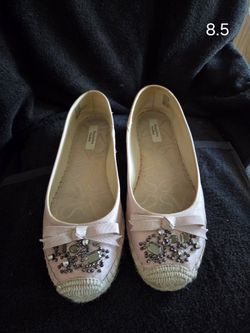 Vera Wang Ballet Flats