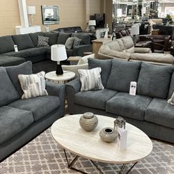 Sofa & Loveseat W Pillows