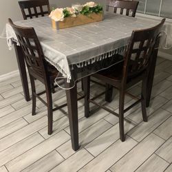 Mesa Alta Sillas Altas  Madison En Buen Estado 