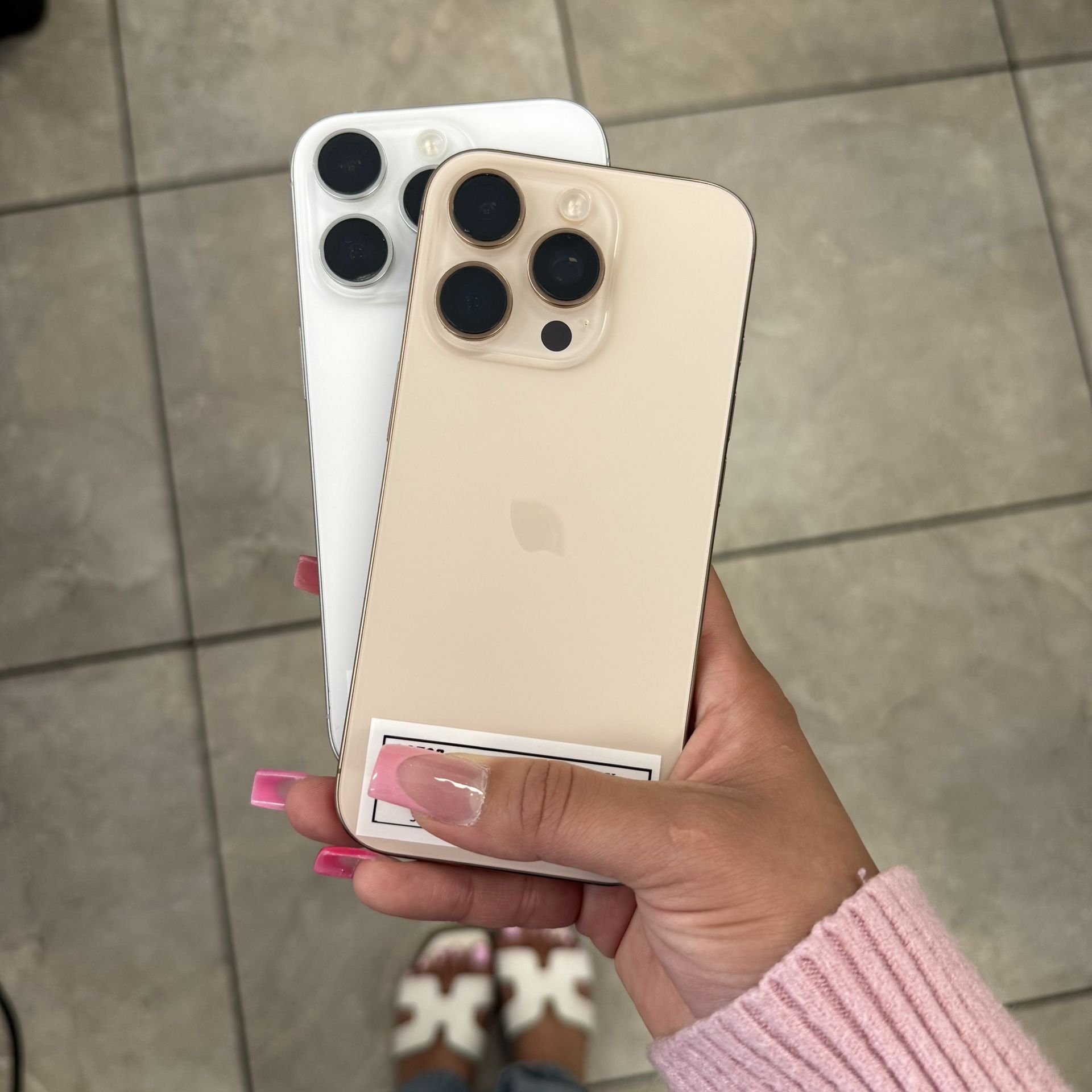 iPHONE 16 PRO UNLOCKED