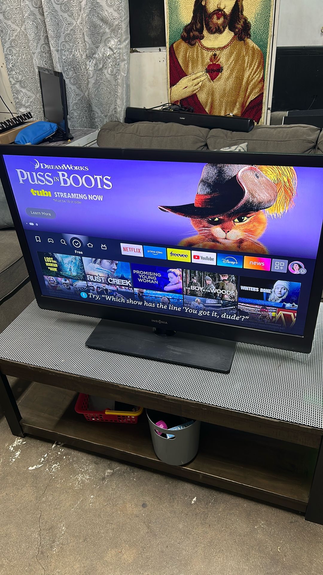 INSIGNIA Fire Tv 42,inch 4K smart TV
