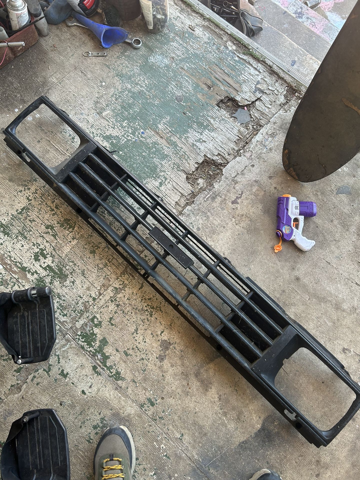84-88 Toyota Pickup , 4 Runner Front Grill