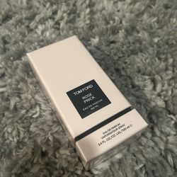 Tom Ford Perfume (NOT FREE, send offers)