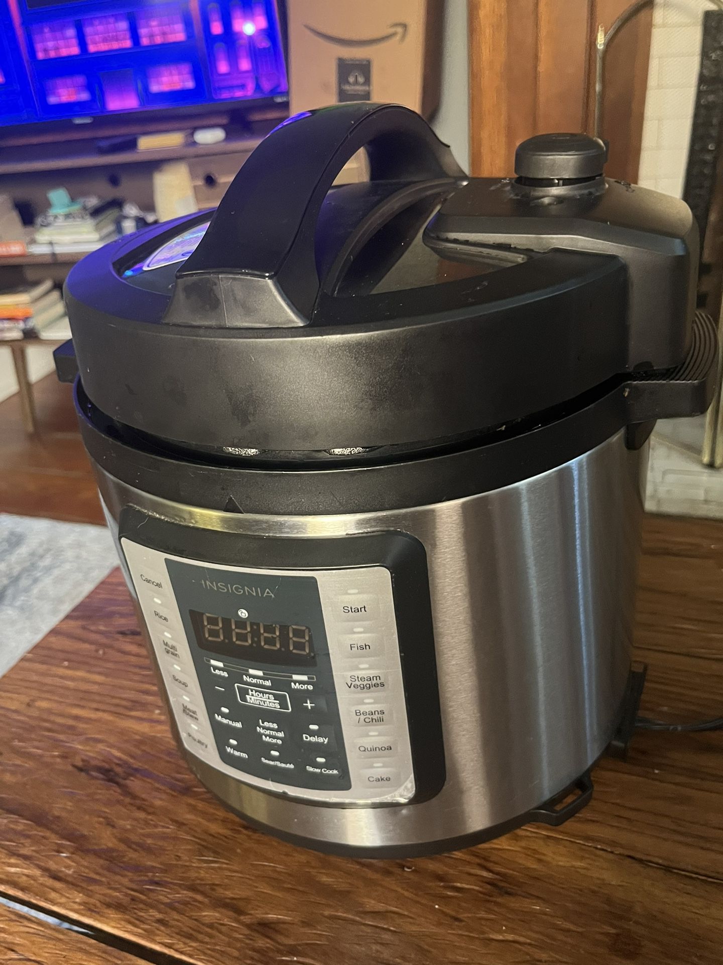 Insignia 6QT Pressure Cooker  All-In-One Appliance for Busy Home