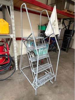 5 Step Grip Step Ladder ULINE