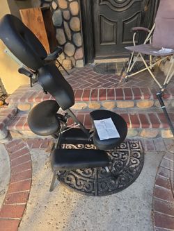Mefeir Portable Massage & Tattoo Chair - Like New with Manual