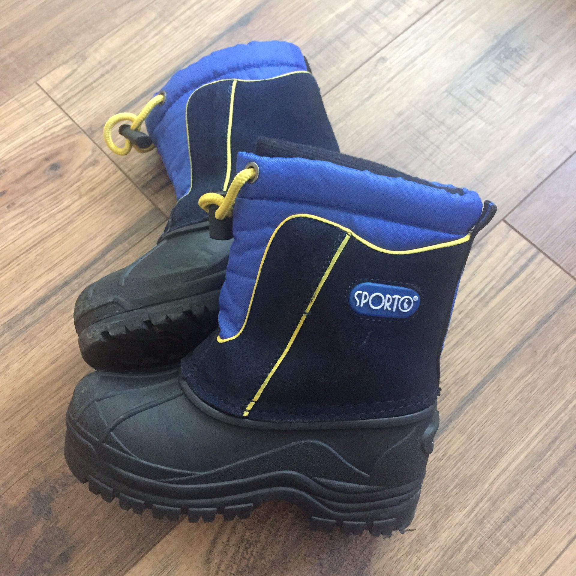 Kid’s snow boots