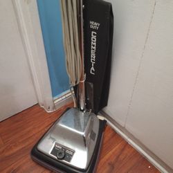 Sanitaire Commercial Vacuum. Excellent Condition 