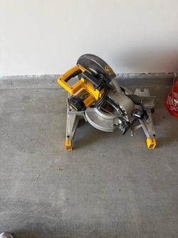 DeWalt DW705 12” Compound Miter Saw w/ Folding Stand – Works Great