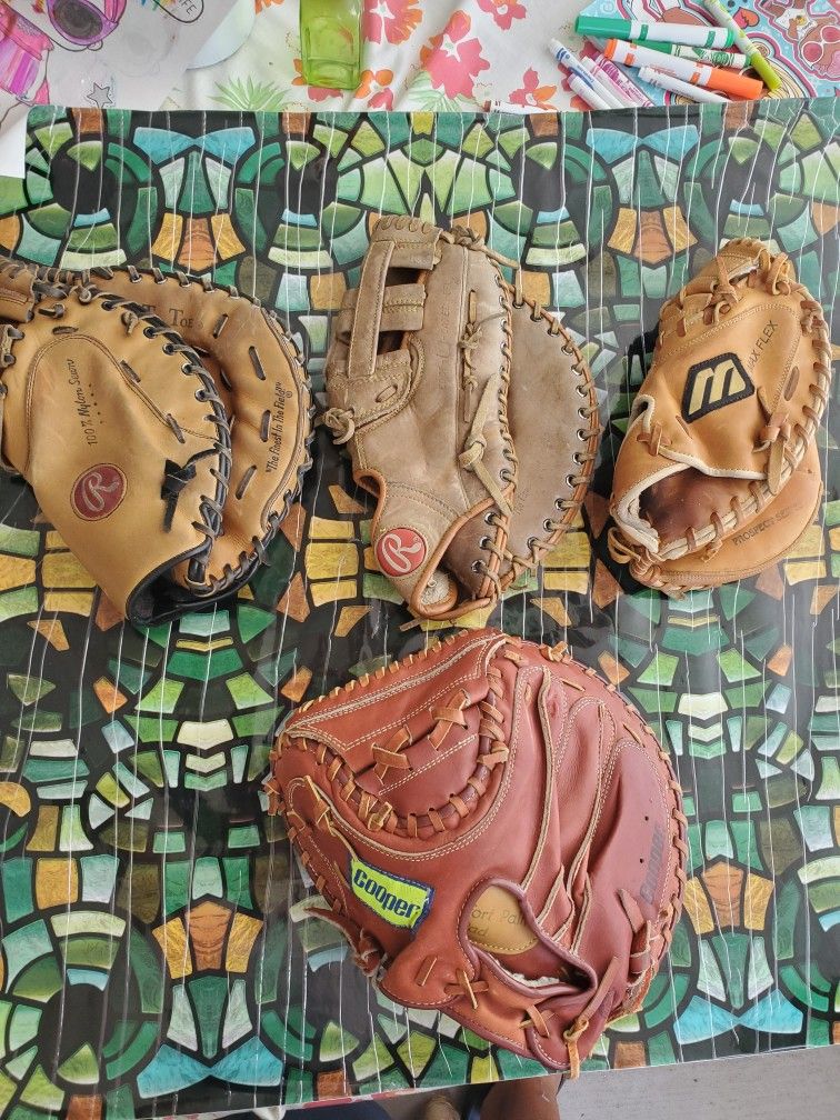 Baseball Catchers Mitt Lot With 1 First Basemans Glove