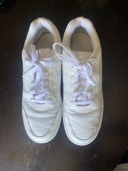 Nike men’s Court Borough Low top Basketball Sneakers white