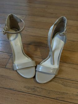 WOMENS HEALS Michael Kors  👠 Asking FOR $20