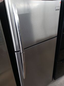 Frigidaire Gallery stainless steel top freezer refrigerator - Free delivery