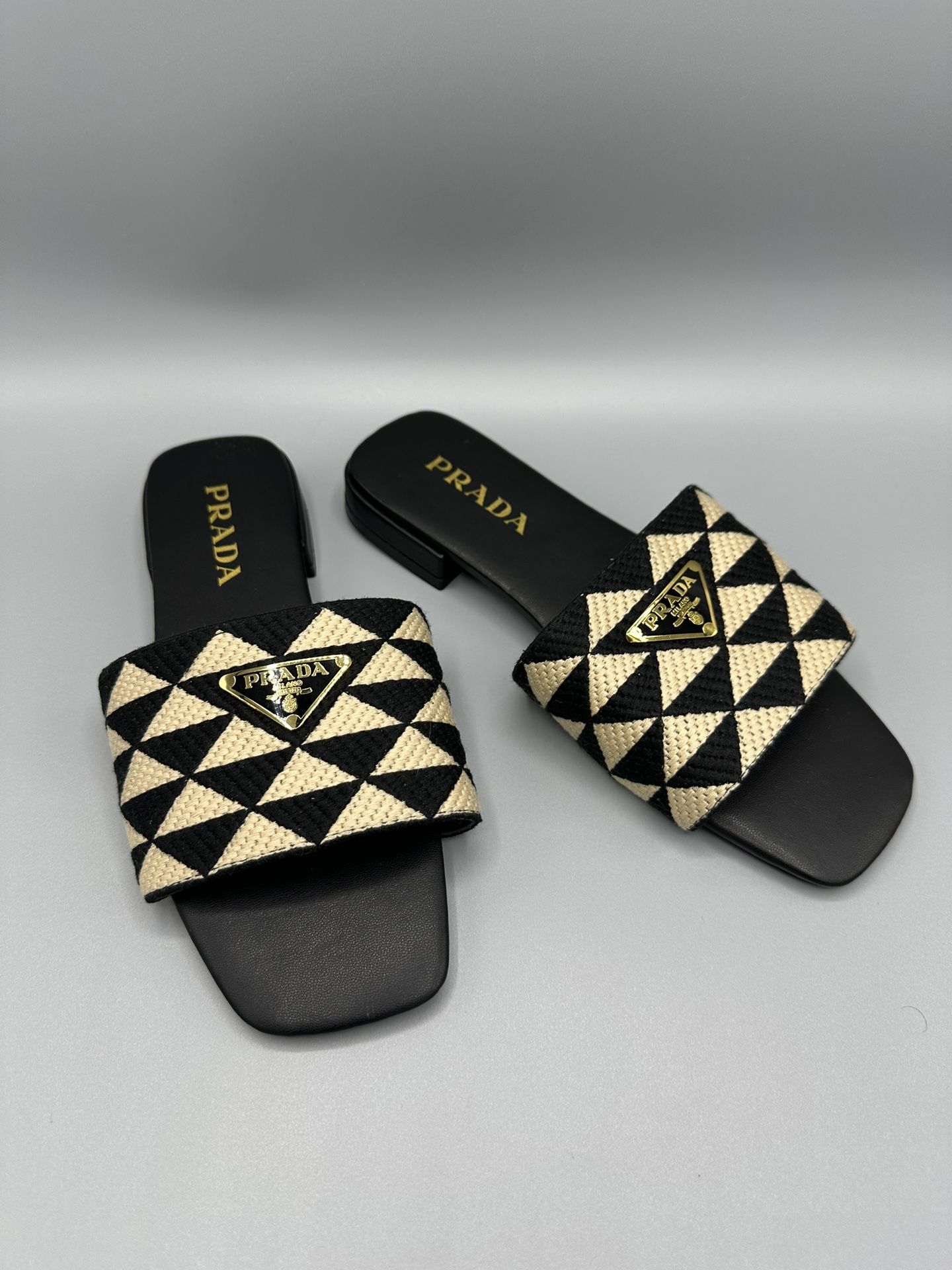 PRADA sandals for Woman (Size 36 - or 6 USA)✅ TEXT ME IF YOU’RE INTERESTED 🚨✅