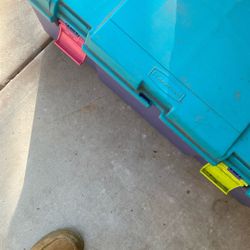 Plastic Container With Flat Mop Replacements