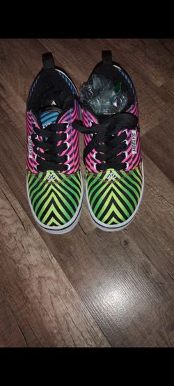 Brand New Heelys Shoes – Youth Size 2 – Wheels Included
