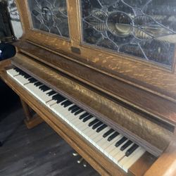 HALLOWEEN  SPOOKY HAUNTED HOUSE SCARY PIANO