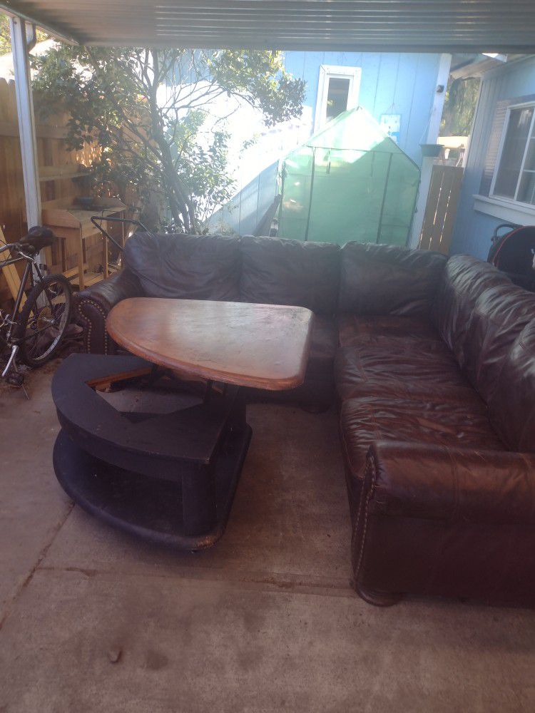 Leather Sofa And Lift Top Coffee Table 