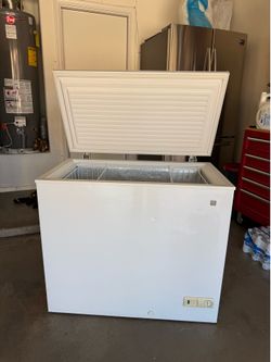 GE - 7.0 cu. Freezer
