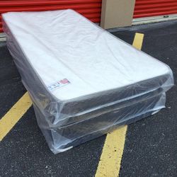 NEW TWIN SIZE SET MATTRESS AND BOX SPRING-2PC.