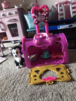 Minnie’s Pet Carrier