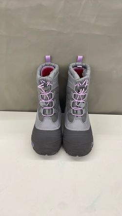 Kids North Face boots. Item No 9 (Shopgoodwill)