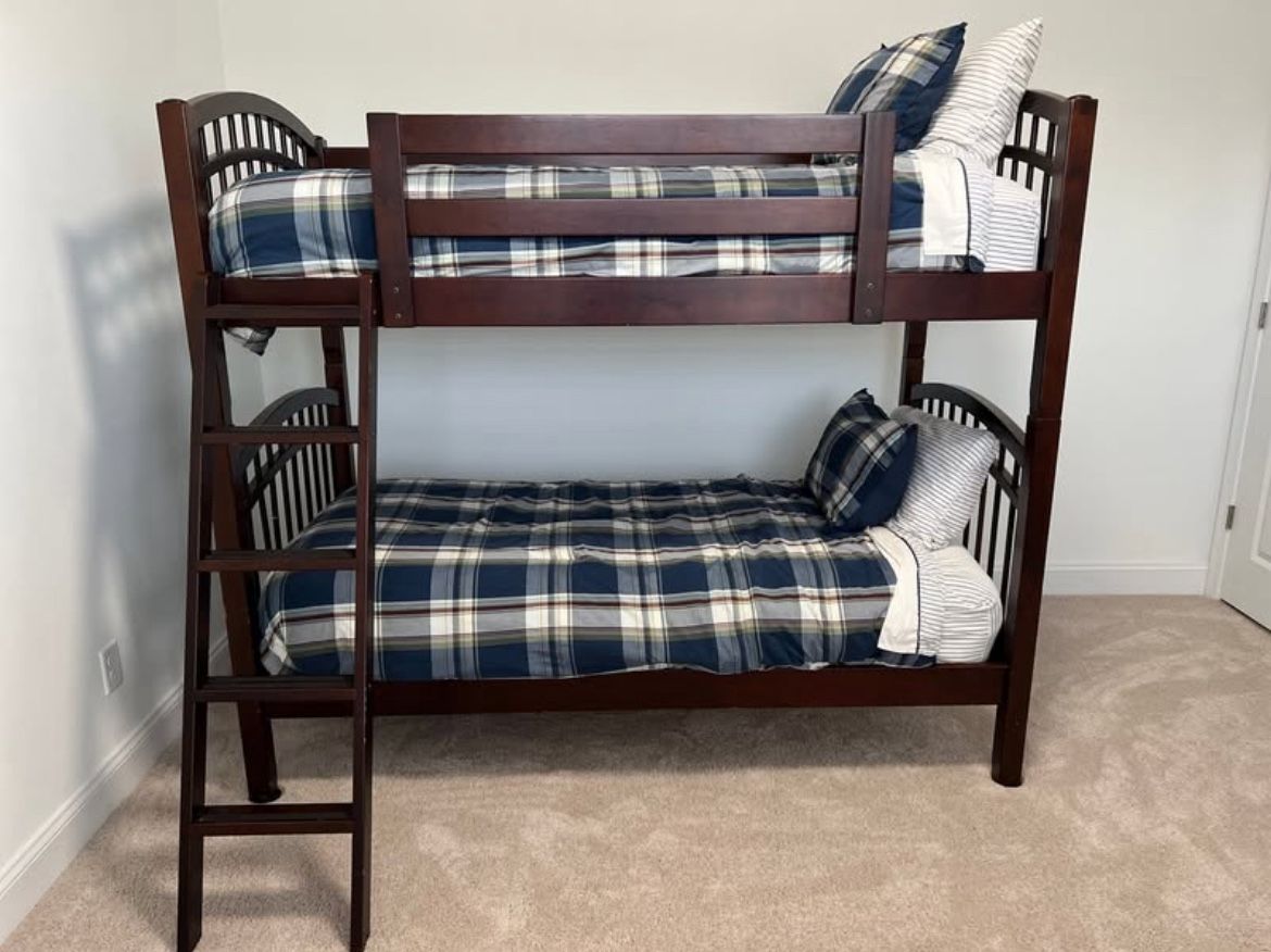 Kids twin bunk beds twin set with mattress - **delivery/setup included **
