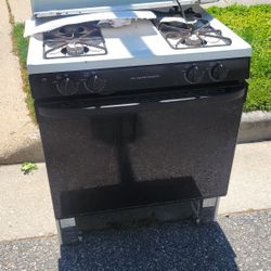 ****FREE****  GE Gas Stove /Oven