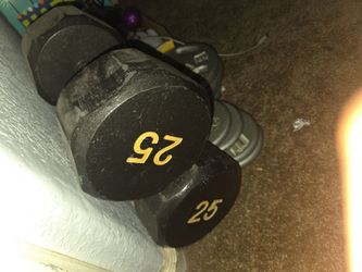2 25 lbs dumb bells