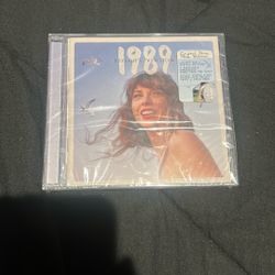 Brand New Taylor Swift 1989 Full Connection Collection Target Exclusive Only $50.