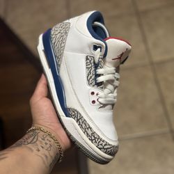 Jordan 3 Retro Blue Size 7y 