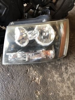 Chevy Tahoe 2007 driver headlight