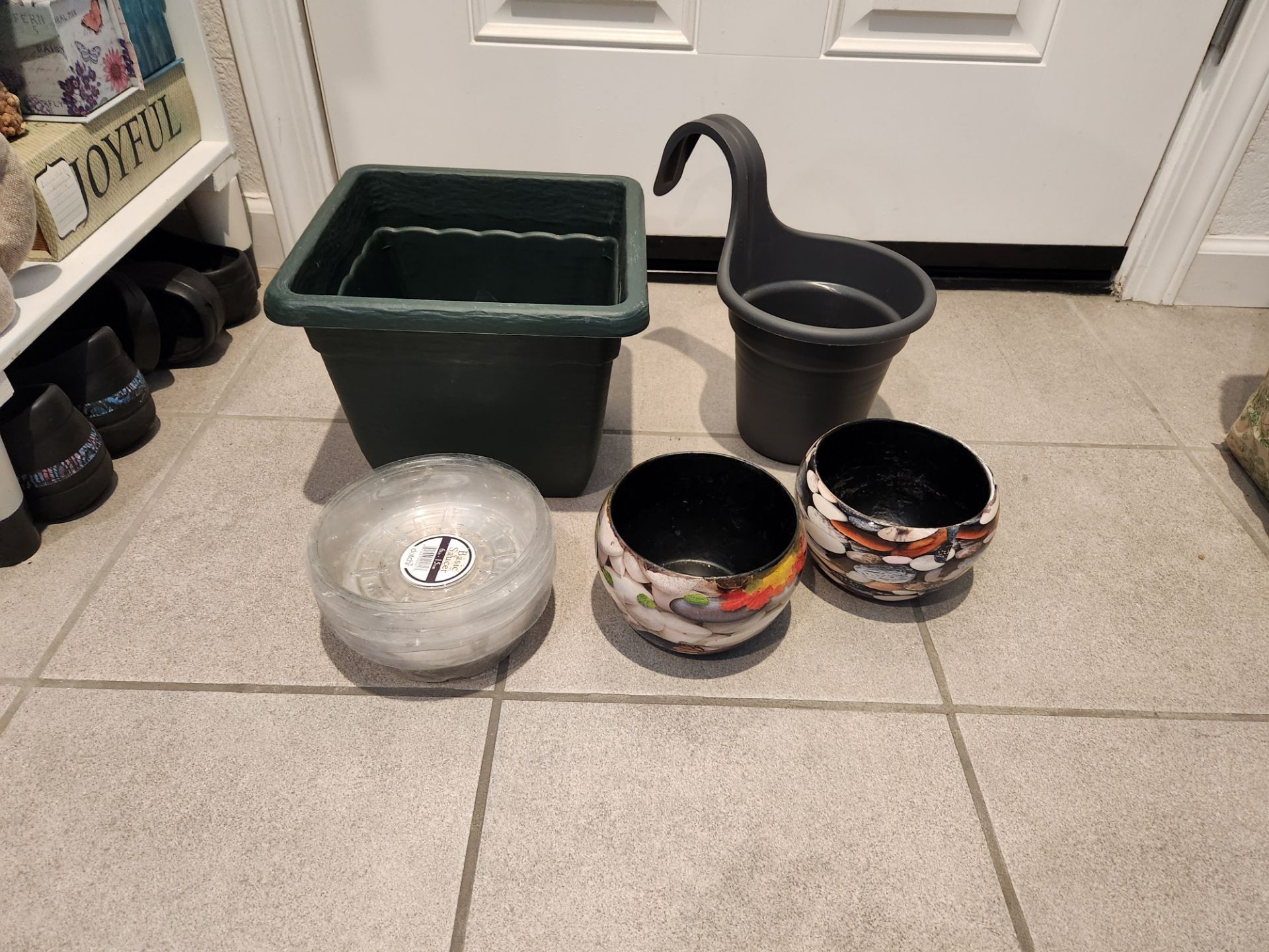 Pittsburg: Lot Of Planter Pots & Clear Saucers FREE