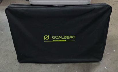 Goal Zero Boulder 200 Briefcase Solar Panel