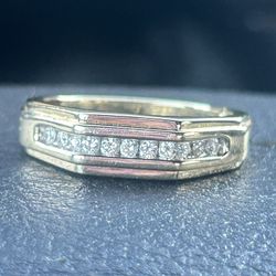 10k Gold Ring 11 Real Diamonds