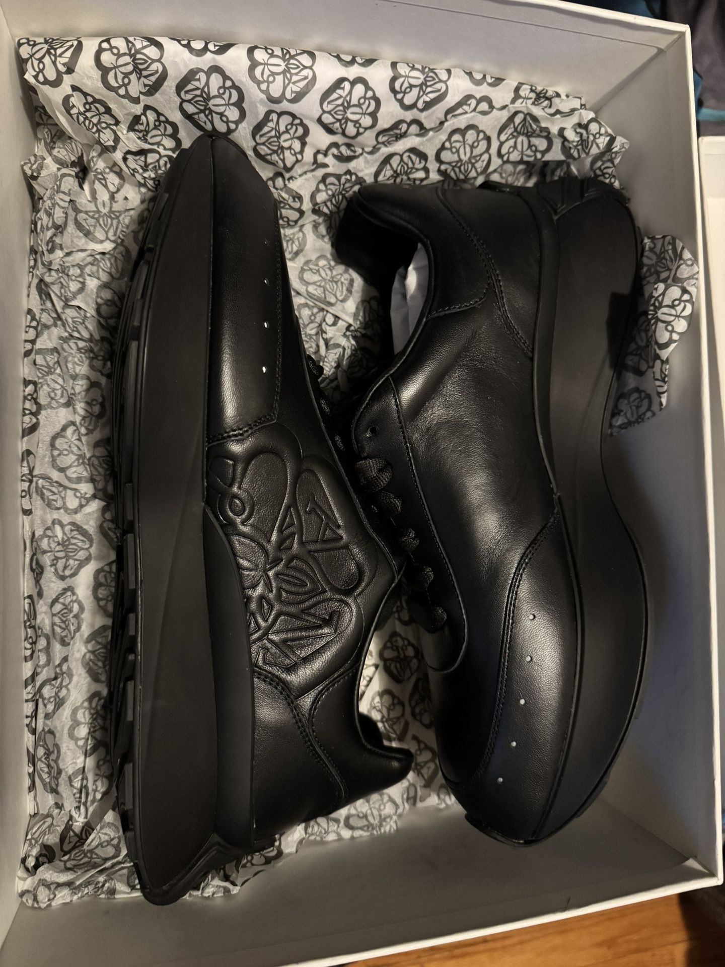 Alexander McQueen Sprint Runner Black Sealed Logo