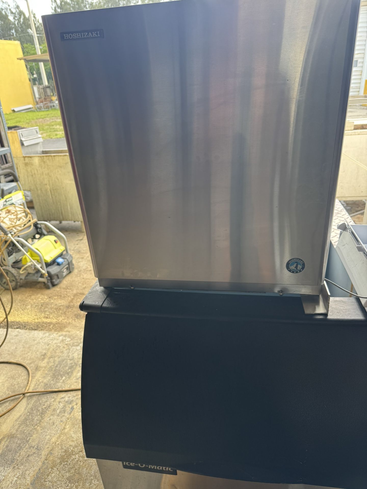 Hoshi sake 400 pound Ice Machine