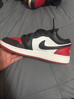Air Jordan 1 Low Bred Toe Sneaker