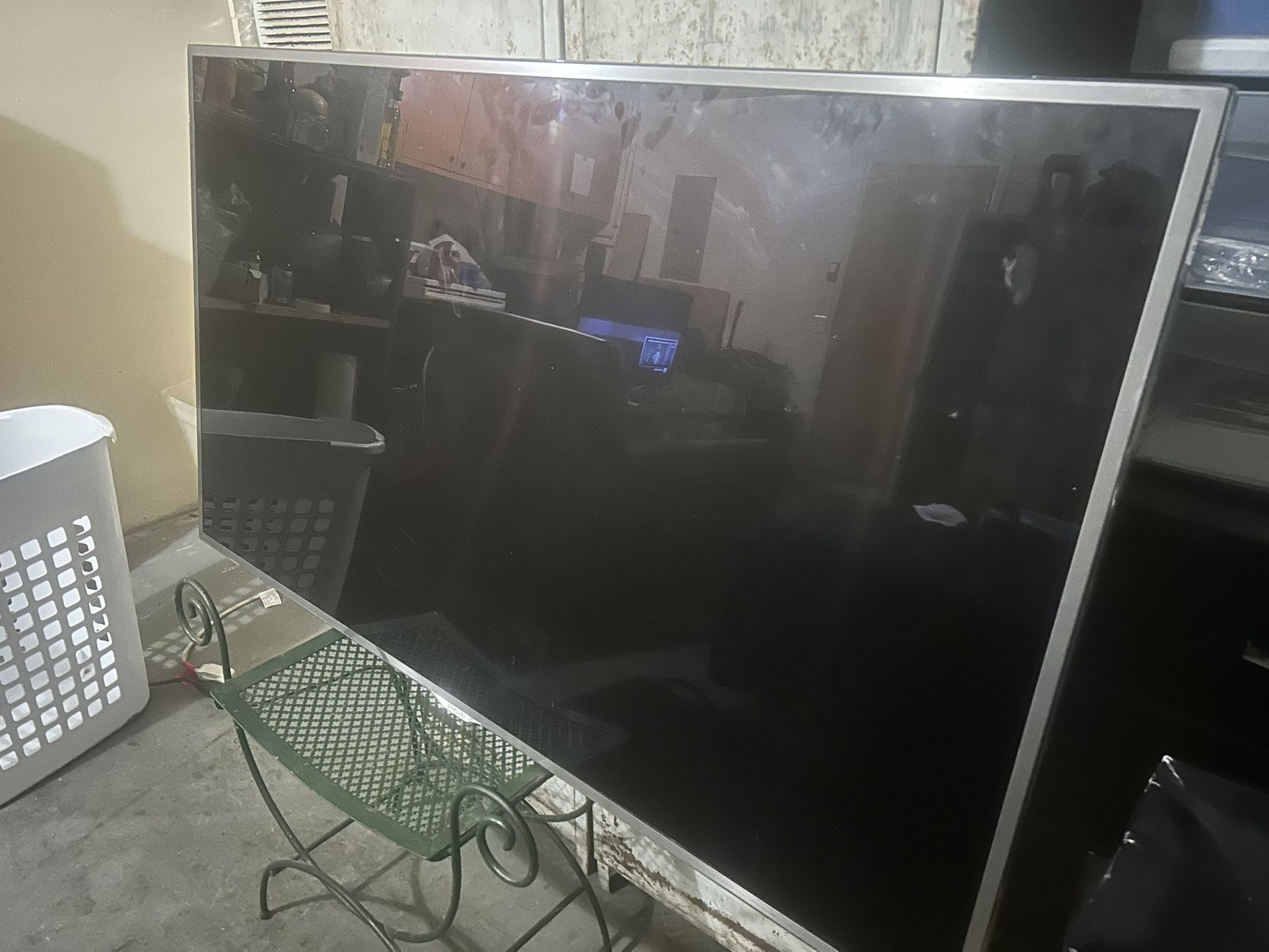 Samsung 60 Inch Smart TV