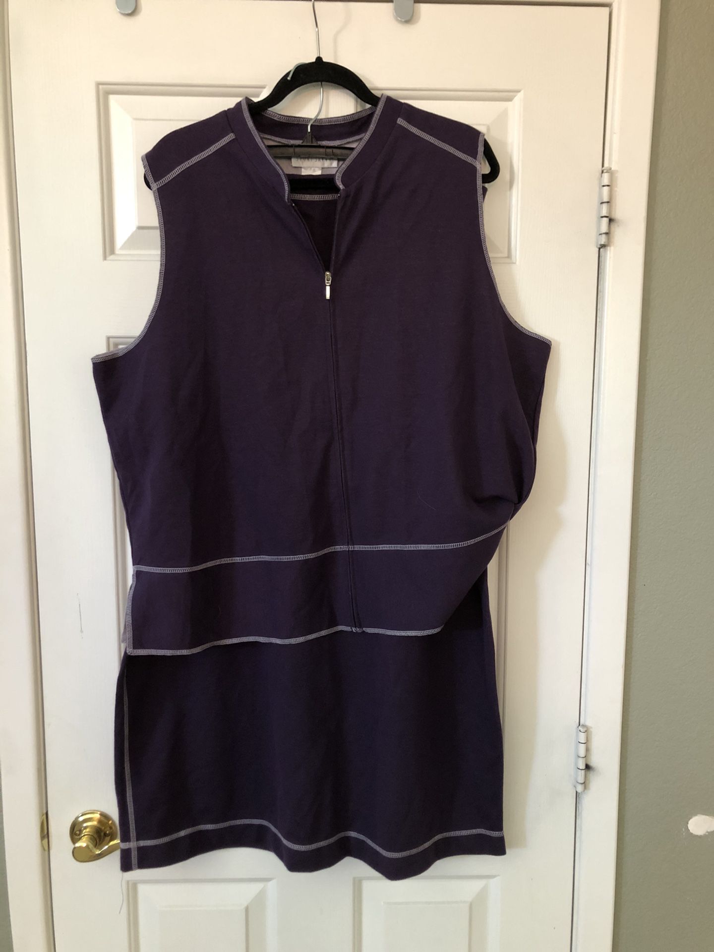 Sport Savvy Women's 2PC Sweater/Vest & Skirt Purple. Size 1X