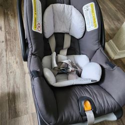 Chicco Infant Carseat 