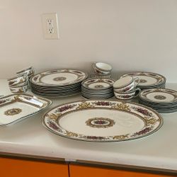 Wedgwood Columbia Dinnerware For 8,  PCs. England , Bone China