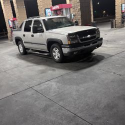 2004 Chevy Avalanche 