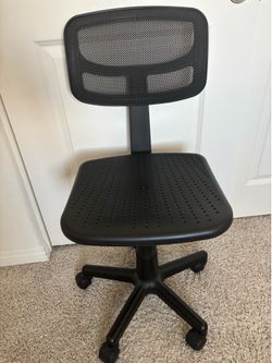 Adjustable desk chair black