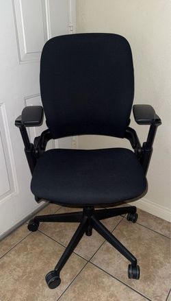 Steelcase Leap V2 -Fully Loaded- Office Chair
