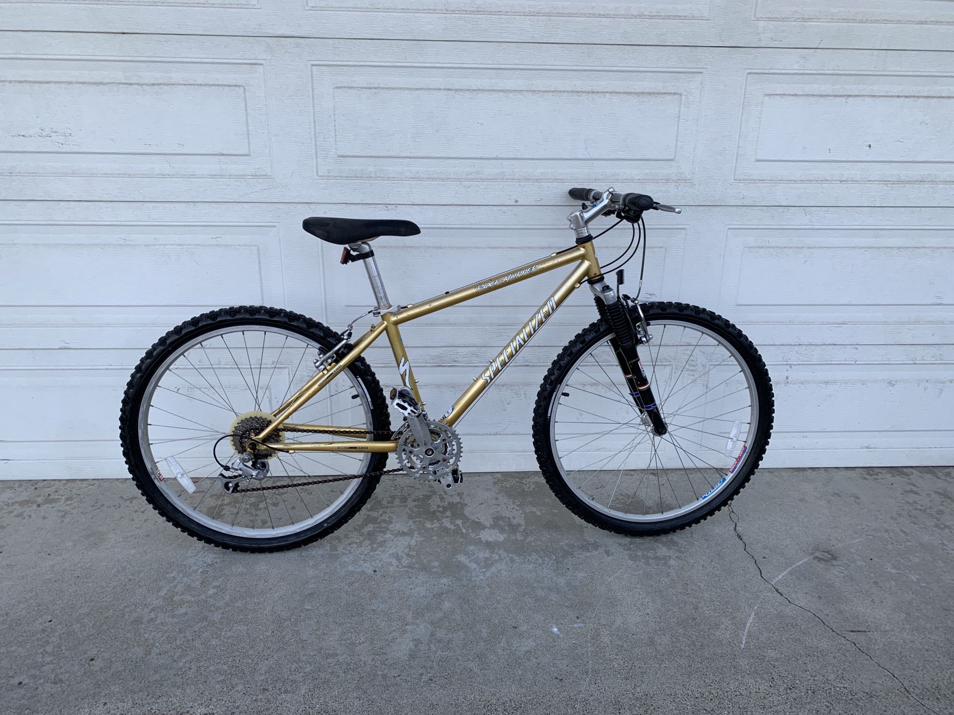 SPECIALIZED YOUTH MOUNTAIN BIKE