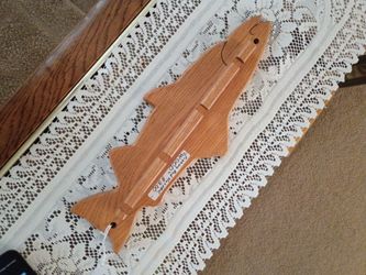WOOD FISHING ROD HOLDER