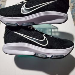 Nike Air Zoom GT Hustle 3 TB Black/White PROMO Sneakers HM0268-002 Mens 11.5 NEW